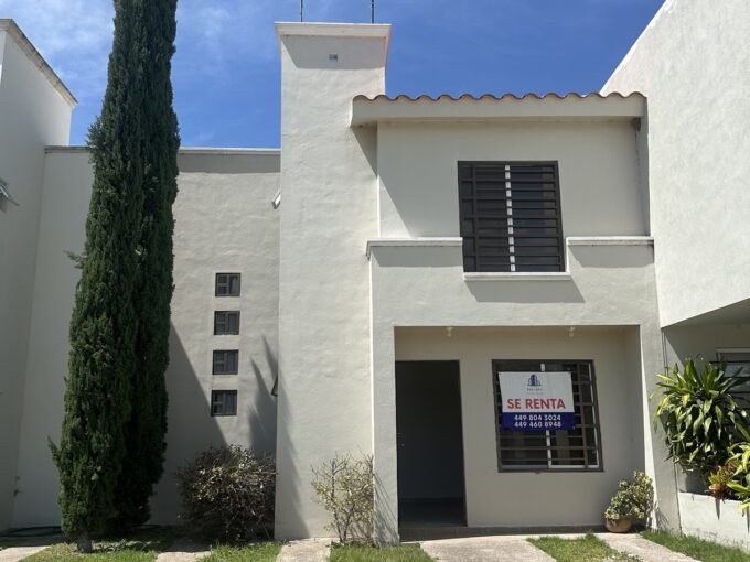 HOUSE FOR SALE TO THE NORTH IN ALCAZAR